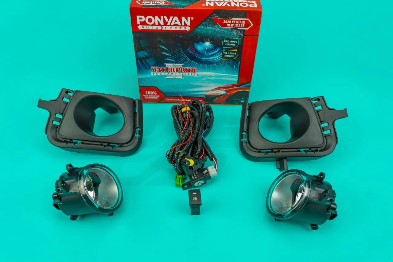 Противотуманные фары Toyota Aqua 2011-2014г