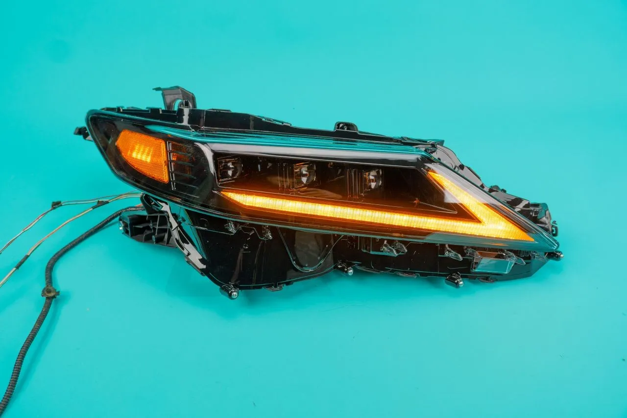 LED фары Toyota Camry 70 2017-2021г