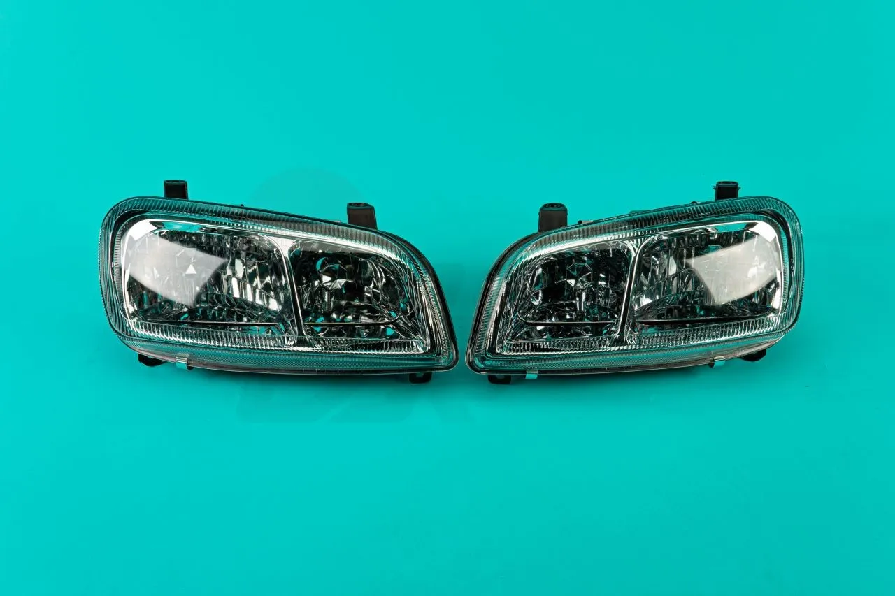 Фары Toyota Rav4 SXA10 1997-2000г хрусталь