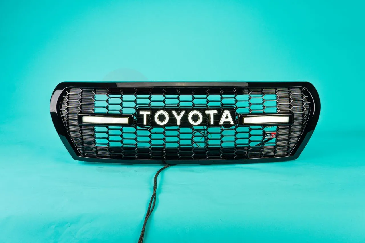 Land Cruiser 200 2007-2015г Решетка радиатора c GR