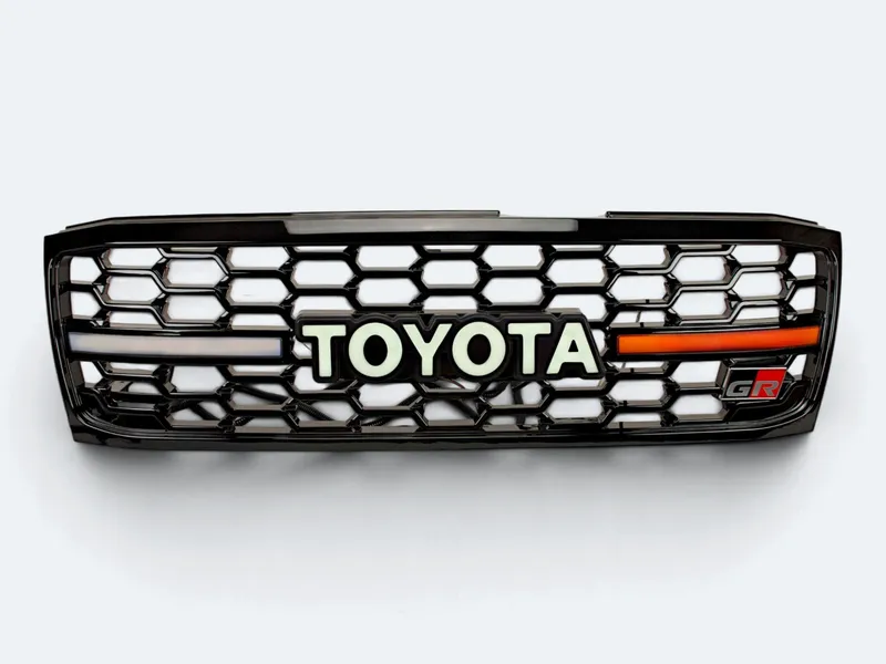 Решетка радиатора Land Cruiser 100 05-07г GR LED