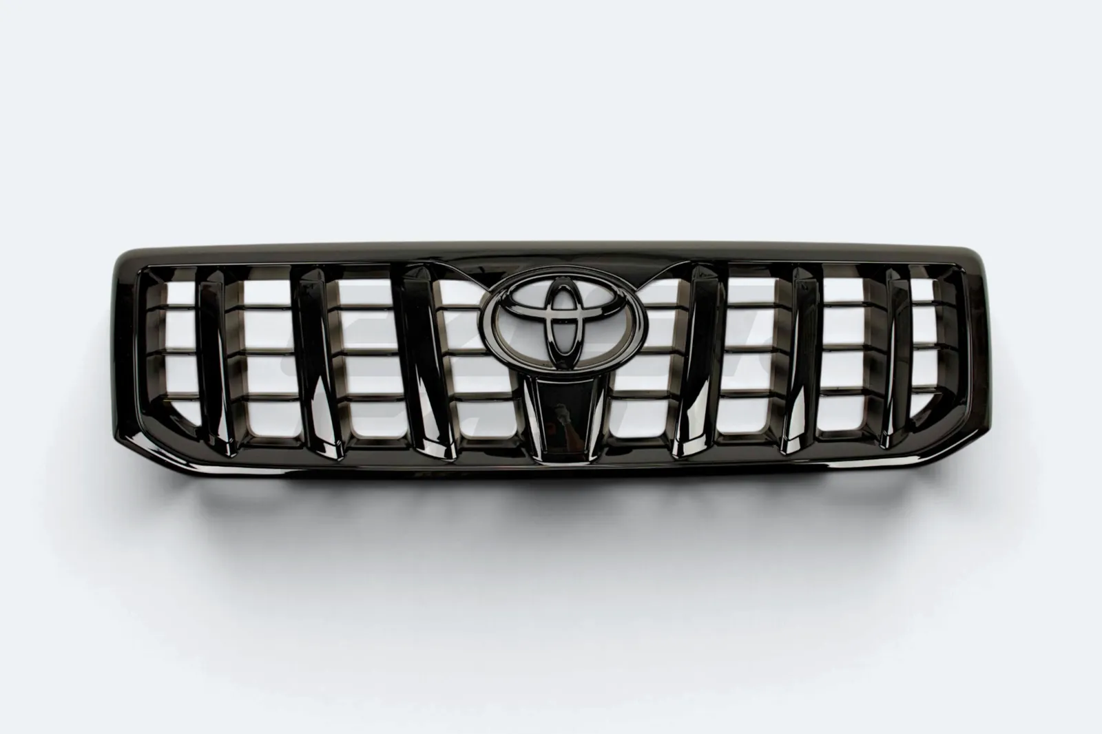 Решетка Land Cruiser Prado 120 2002-2009 г. черная