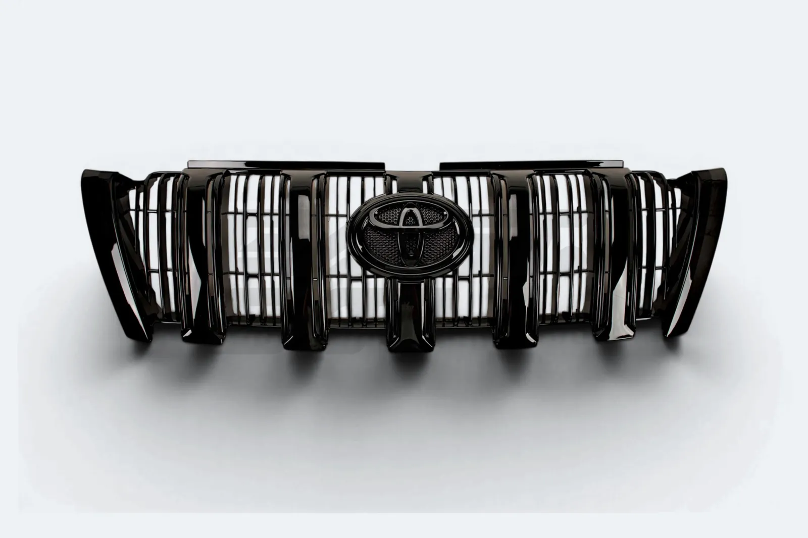 Решетка радиатора Toyota Land Cruiser Prado 150