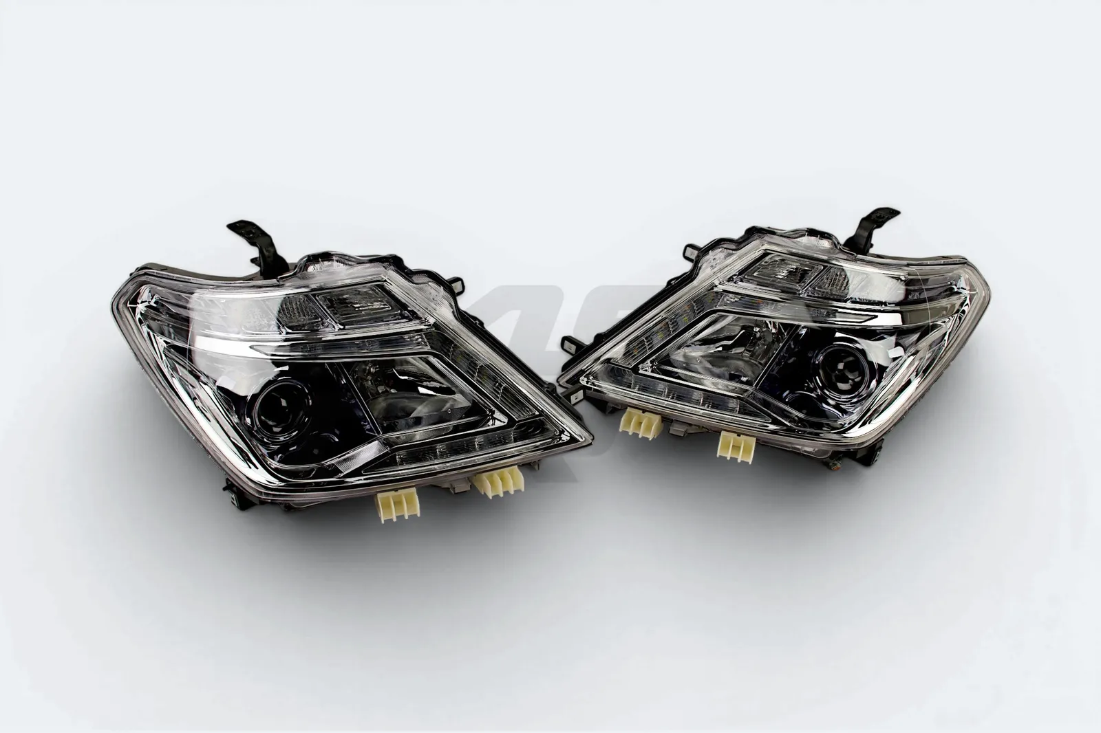Фары LED Nissan Patrol Y62 светлые 2010-2017 г.