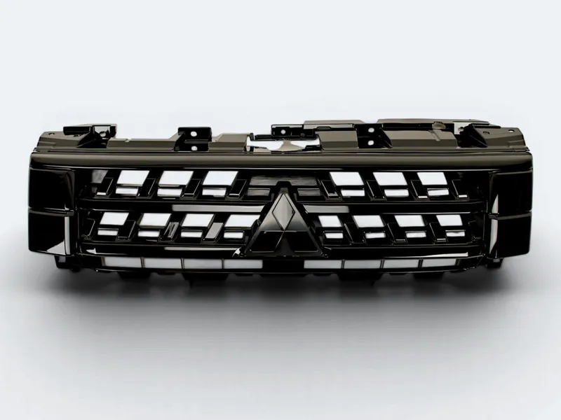 Mitsubishi Pajero 4 2014-2020 г. решетка радиатора