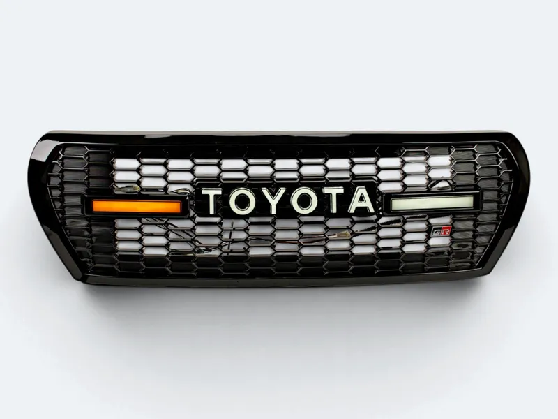 Toyota Land Cruiser 200 2007-2015 г. Решетка радиатора c GR