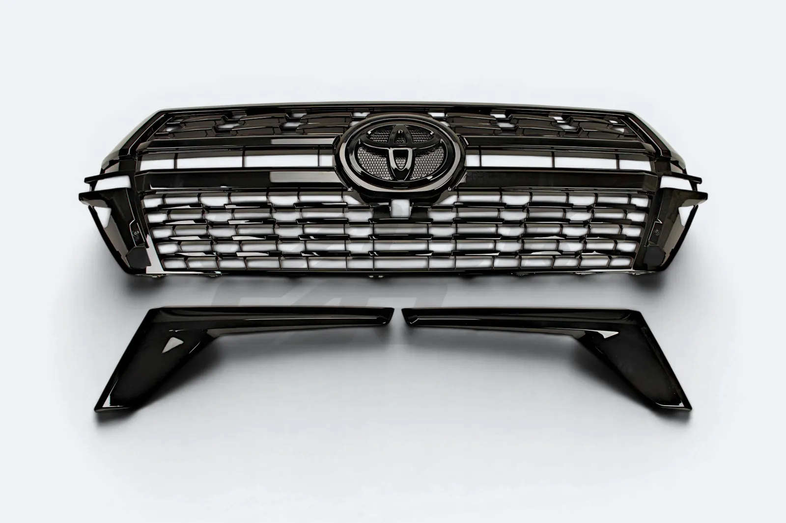 Решетка Toyota Land Cruiser 200 2015-2021г Executive Lоungе антихром