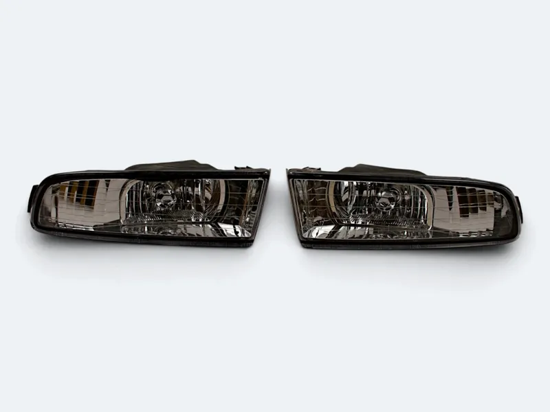 Противотуманные фары Toyota Ipsum 21 2001-2003