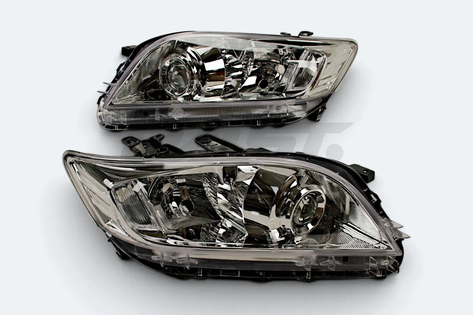 Фары Toyota RAV4 Vanguard xa30 2010-2013г