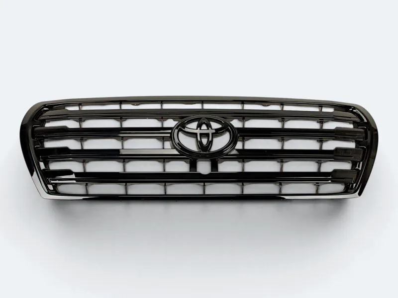 Решетка радиатора Toyota Land Cruiser 200 2007-2015 г. антихром камера