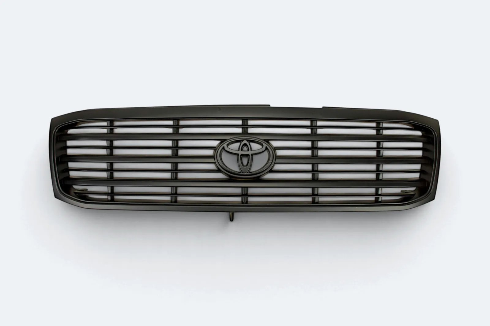 Решетка радиатора Toyota Land Cruiser 100 1998-2003г антихром черная