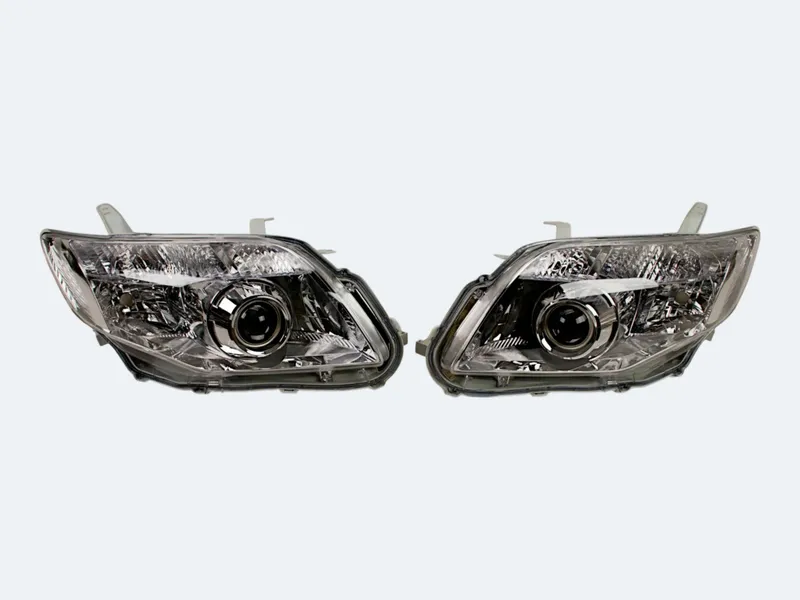 Фары Toyota Corolla Fielder / Axio 141 2006-2015 линзовые