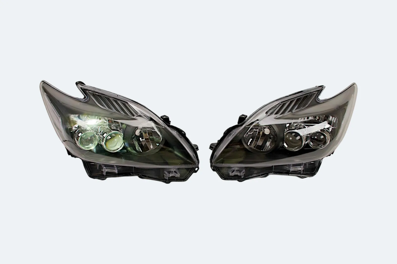 Фары передние Toyota PRIUS 30 две линзы светодиодные LED