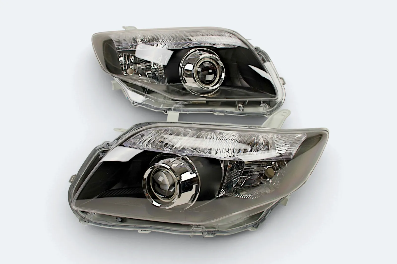 Фары Toyota Corolla Fielder / Axio 141 2006-2015 линзовые темные